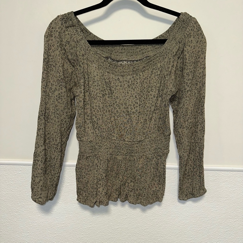 Women's Hippie Rose Blouse Size M Green Animal Print Long Sleeve - Picture 6 of 10